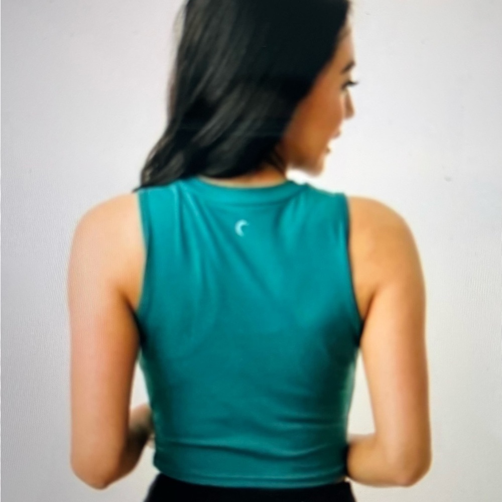 ZYIA HIGH NECK STRONGER TANK - Picture 2 of 5